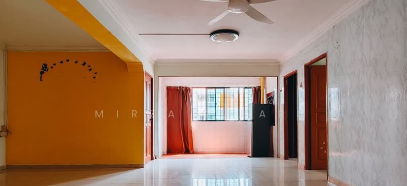 847 Jurong West Street 81, 847 Jurong West Street 81, 4 Bedrooms, 1,377 sqft, HDB Flat For Sale, by Mirza Subari, 500229964 - Living Room - PropertyGuru.com.sg