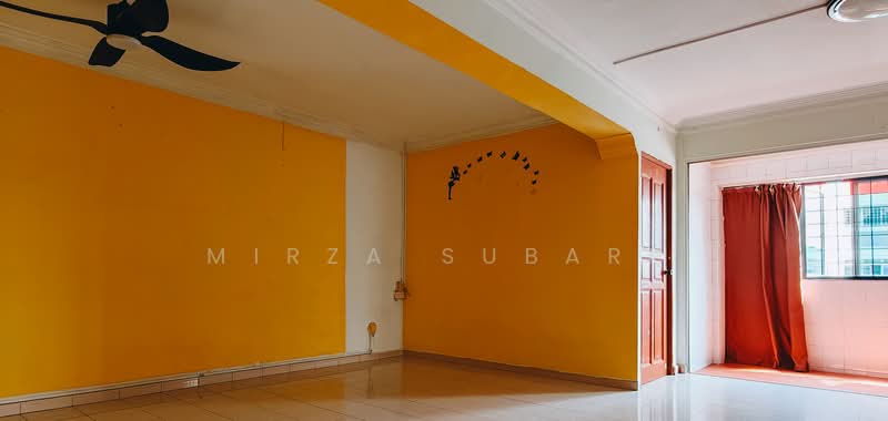 847 Jurong West Street 81, 847 Jurong West Street 81, 4 Bedrooms, 1,377 sqft, HDB Flat For Sale, by Mirza Subari, 500229964 - Living Room - PropertyGuru.com.sg
