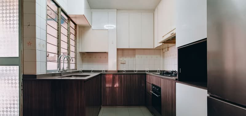 847 Jurong West Street 81, 847 Jurong West Street 81, 4 Bedrooms, 1,377 sqft, HDB Flat For Sale, by Mirza Subari, 500229964 - Kitchen - PropertyGuru.com.sg