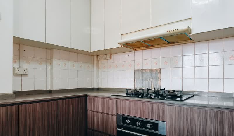 847 Jurong West Street 81, 847 Jurong West Street 81, 4 Bedrooms, 1,377 sqft, HDB Flat For Sale, by Mirza Subari, 500229964 - Kitchen - PropertyGuru.com.sg