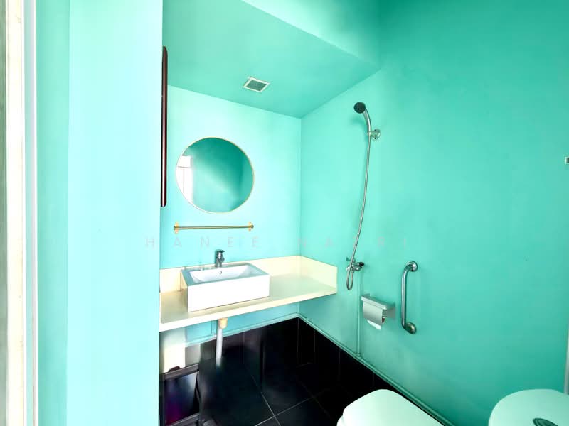 893 Tampines Avenue 8, 893 Tampines Avenue 8, 4 Bedrooms, 1,528 sqft, HDB Flat For Sale, by Hanee Nazri, 500229967 - Bathroom - PropertyGuru.com.sg