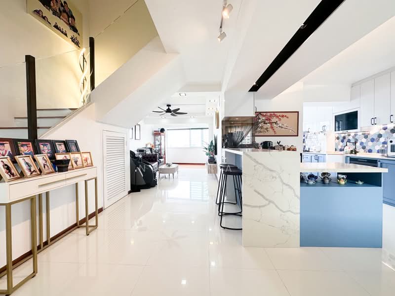 893 Tampines Avenue 8, 893 Tampines Avenue 8, 4 Bedrooms, 1,528 sqft, HDB Flat For Sale, by Hanee Nazri, 500229967 - Living Room - PropertyGuru.com.sg