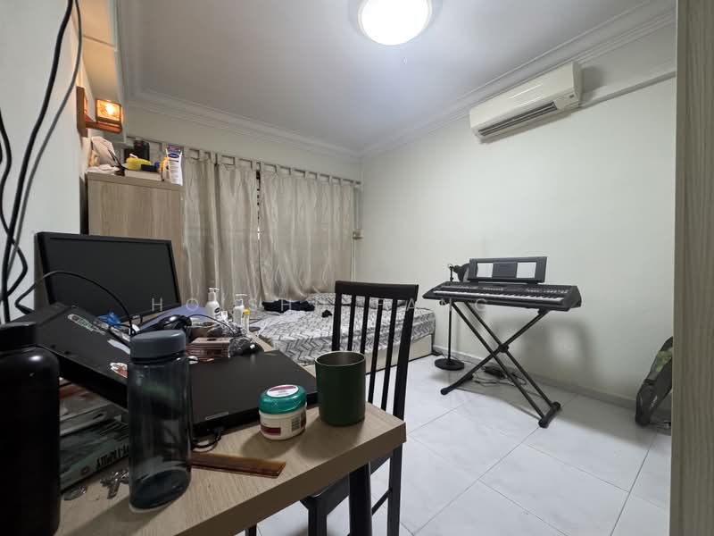 102 Bukit Purmei Road, 102 Bukit Purmei Road, 3 Bedrooms, 786 sqft, HDB Flat For Sale, by Ho Shu Fang ., 500229981 - Bedroom - PropertyGuru.com.sg