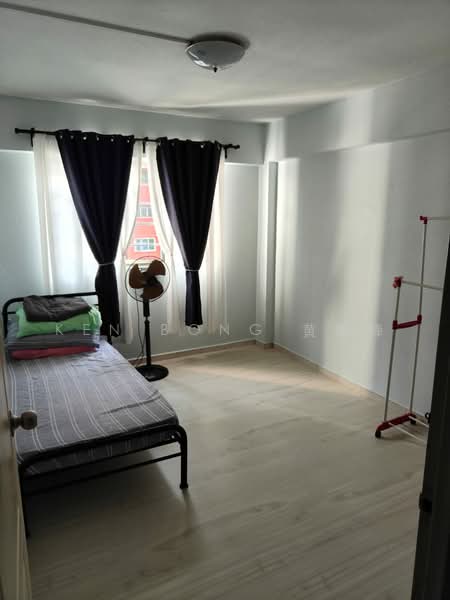 404 Yishun Avenue 6, 404 Yishun Avenue 6, 3 Bedrooms, 904 sqft, HDB Flat For Rent, by Ken Bong 黄慧锋, 500229984 - Bedroom - PropertyGuru.com.sg