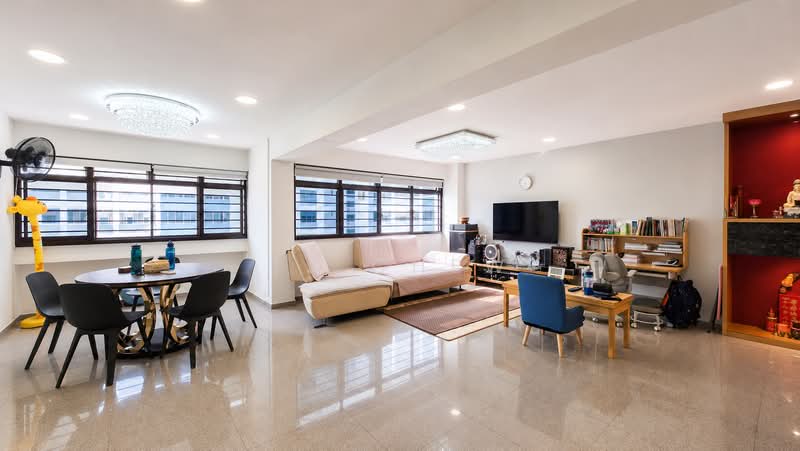 451 Fajar Road, 451 Fajar Road, 3 Bedrooms, 1,281 sqft, HDB Flat For Sale, by TJ Chew, 500229991 - Living Room - PropertyGuru.com.sg