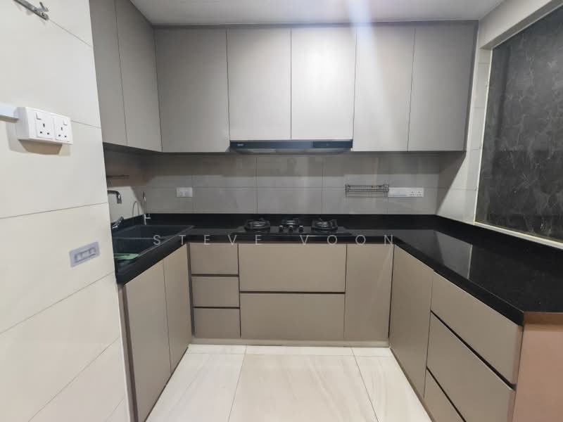 The Vales, 77 Anchorvale Crescent, 4 Bedrooms, 1,410 sqft, Condominium For Rent, by Steve Voon, 500229997 - Kitchen - PropertyGuru.com.sg