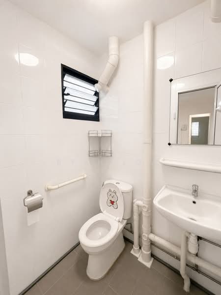 520 Bedok North Avenue 1, 520 Bedok North Avenue 1, 2 Bedrooms, 721 sqft, HDB Flat For Sale, by Ryan Low, 500230004 - Bathroom - PropertyGuru.com.sg