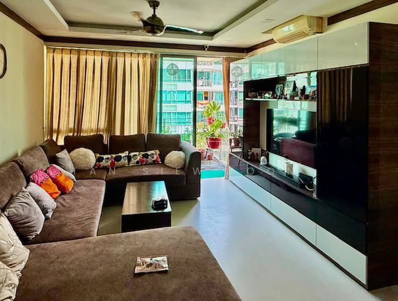 Casa Merah, 52 Tanah Merah Kechil Avenue, 3 Bedrooms, 1,238 sqft, Condominium For Rent, by Tan Siew Foong, 500230020 - Living Room - PropertyGuru.com.sg