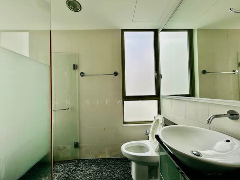 Casa Merah, 52 Tanah Merah Kechil Avenue, 3 Bedrooms, 1,238 sqft, Condominium For Rent, by Tan Siew Foong, 500230020 - Bathroom - PropertyGuru.com.sg