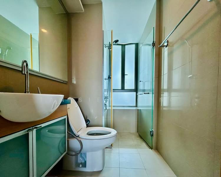 Casa Merah, 52 Tanah Merah Kechil Avenue, 3 Bedrooms, 1,238 sqft, Condominium For Rent, by Tan Siew Foong, 500230020 - Bathroom - PropertyGuru.com.sg