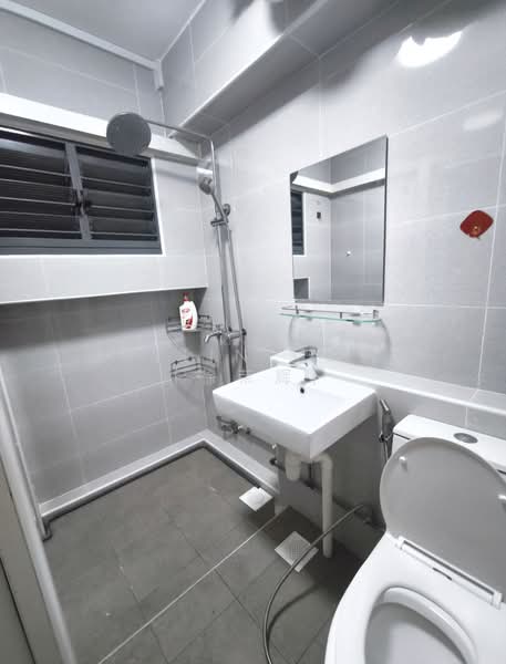 504 Choa Chu Kang Street 51, 504 Choa Chu Kang Street 51, 3 Bedrooms, 1,163 sqft, HDB Flat For Sale, by Justin Cher (徐荣辉), 500230029 - Bathroom - PropertyGuru.com.sg