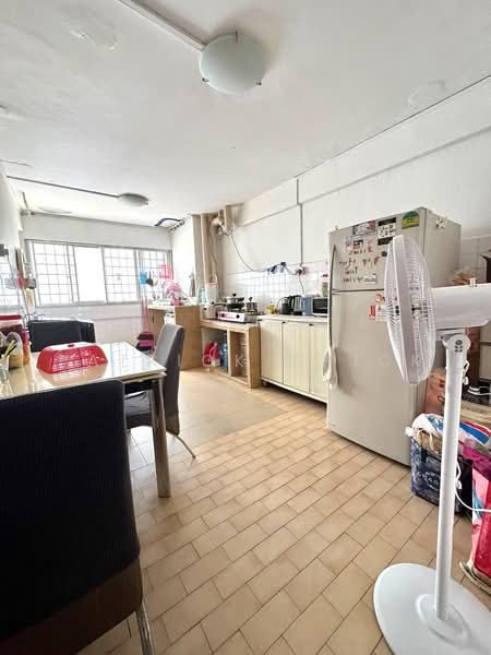 414 Hougang Avenue 10, 414 Hougang Avenue 10, 2 Bedrooms, 721 sqft, HDB Flat For Sale, by Patrick Chiok, 500230030 - Kitchen - PropertyGuru.com.sg