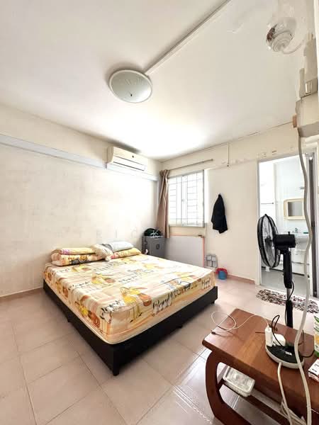 404 Hougang Avenue 10, 404 Hougang Avenue 10, 2 Bedrooms, 721 sqft, HDB Flat For Sale, by Patrick Chiok, 500230033 - Bedroom - PropertyGuru.com.sg