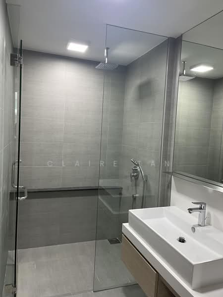 Sennett Residence, 31 Pheng Geck Avenue, 1 Bedroom, 581 sqft, Condominium For Rent, by Claire Tan, 500230038 - Bathroom - PropertyGuru.com.sg