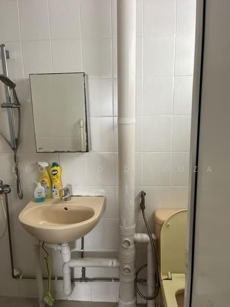 123 Paya Lebar Way, 123 Paya Lebar Way, 3 Bedrooms, 1,270 sqft, HDB Flat For Sale, by Leonard D'Souza, 500230039 - Bathroom - PropertyGuru.com.sg