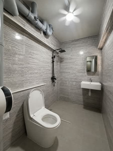 871 Woodlands Street 81, 871 Woodlands Street 81, 4 Bedrooms, 1,453 sqft, HDB Flat For Sale, by Alvin Tyh, 500230045 - Bathroom - PropertyGuru.com.sg