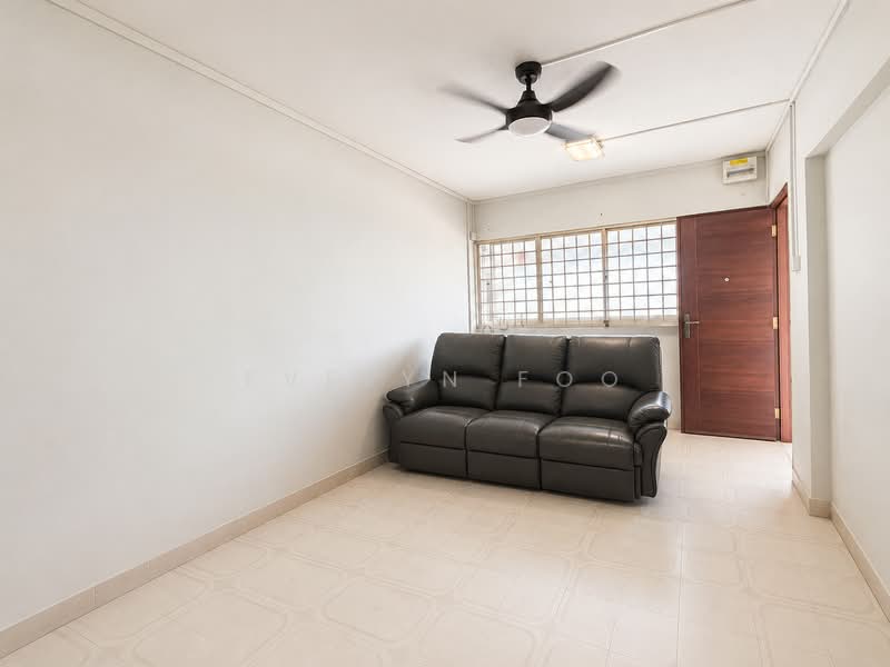 275 Tampines Street 22, 275 Tampines Street 22, 2 Bedrooms, 785 sqft, HDB Flat For Sale, by Evelyn Foo, 500230046 - Living Room - PropertyGuru.com.sg