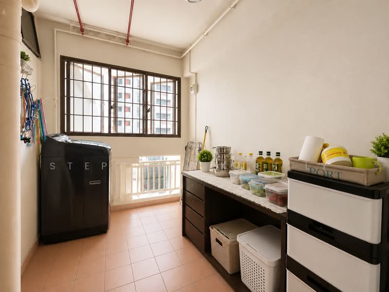 290F Bukit Batok Street 24, 290F Bukit Batok Street 24, 3 Bedrooms, 1,108 sqft, HDB Flat For Sale, by Stephanie Kuet LY, 500230059 - Balcony - PropertyGuru.com.sg
