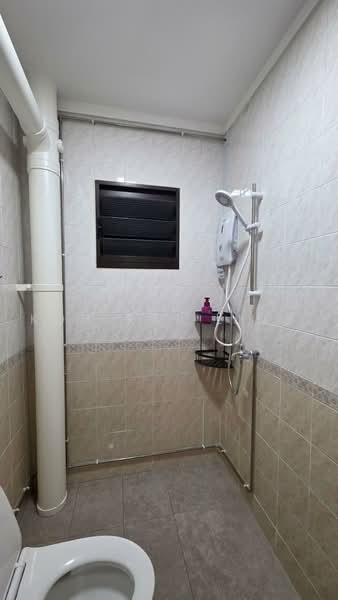 588 Woodlands Drive 16, 588 Woodlands Drive 16, Admiralty / Woodlands, Room Rental, 80 sqft, HDB Flat For Rent, by Koh Kai Ling, 500230066 - Bathroom - PropertyGuru.com.sg