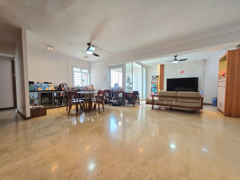180 Lompang Road, 180 Lompang Road, 3 Bedrooms, 1,410 sqft, HDB Flat For Sale, by Soon Wei Jie, 500230080 - Living Room - PropertyGuru.com.sg