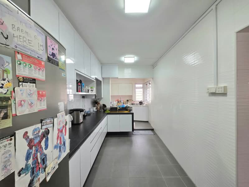 180 Lompang Road, 180 Lompang Road, 3 Bedrooms, 1,410 sqft, HDB Flat For Sale, by Soon Wei Jie, 500230080 - Kitchen - PropertyGuru.com.sg