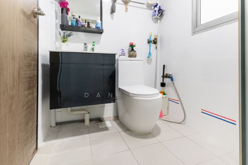 365C Sembawang Crescent, 365C Sembawang Crescent, 3 Bedrooms, 1,001 sqft, HDB Flat For Sale, by Dan Tay, 500230096 - Bathroom - PropertyGuru.com.sg
