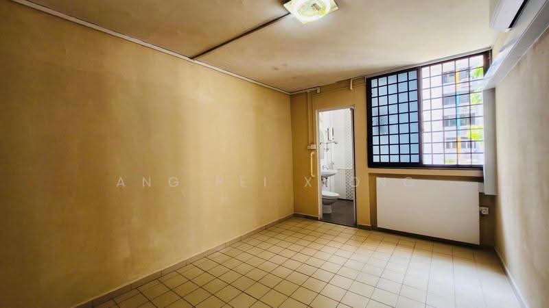 232 Serangoon Avenue 3, 232 Serangoon Avenue 3, Hougang / Punggol / Sengkang, 3 Bedrooms, 904 sqft, HDB Flat For Sale, by Ang Pei Xiong, 500230097 - Bathroom - PropertyGuru.com.sg