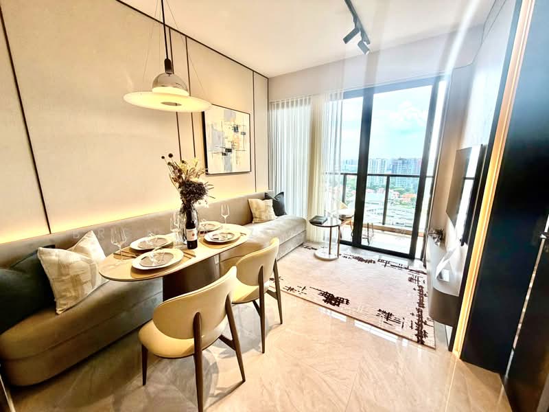 Tembusu Grand, 94 Jalan Tembusu, 1 Bedroom, 527 sqft, Condominium For Sale, by Brenda Zee (徐黎倫), 500230101 - Living / Dining - PropertyGuru.com.sg