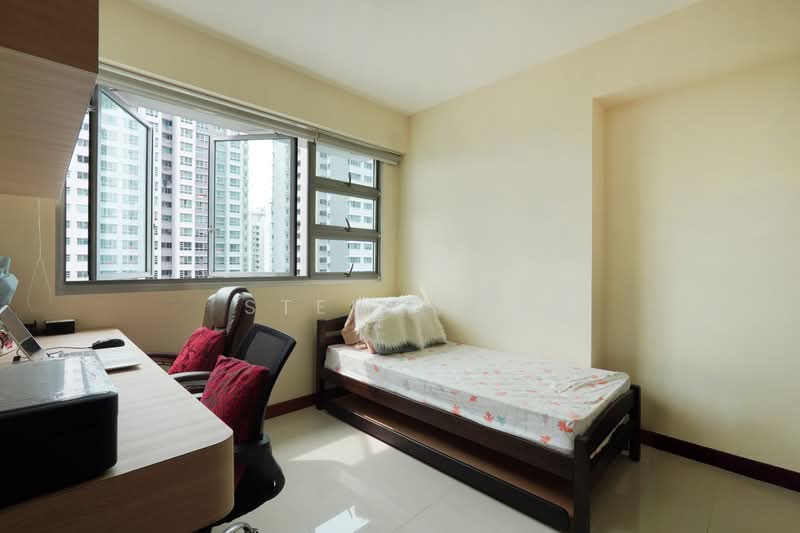 130A Lorong 1 Toa Payoh, 130A Lorong 1 Toa Payoh, 2 Bedrooms, 732 sqft, HDB Flat For Sale, by Steve Lee, 500230107 - Bedroom - PropertyGuru.com.sg