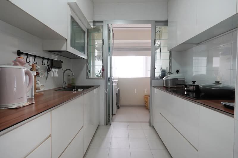 130A Lorong 1 Toa Payoh, 130A Lorong 1 Toa Payoh, 2 Bedrooms, 732 sqft, HDB Flat For Sale, by Steve Lee, 500230107 - Kitchen - PropertyGuru.com.sg
