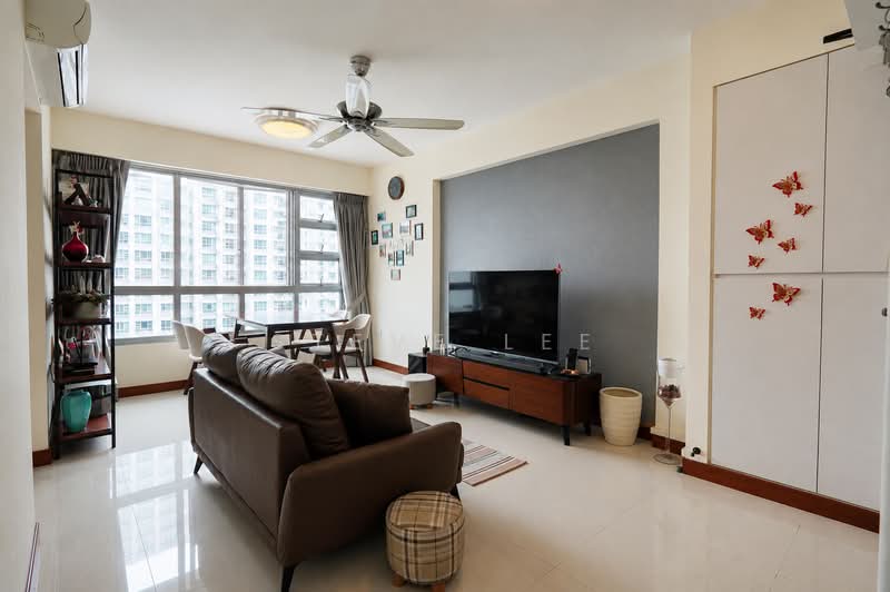 130A Lorong 1 Toa Payoh, 130A Lorong 1 Toa Payoh, 2 Bedrooms, 732 sqft, HDB Flat For Sale, by Steve Lee, 500230107 - Living Room - PropertyGuru.com.sg