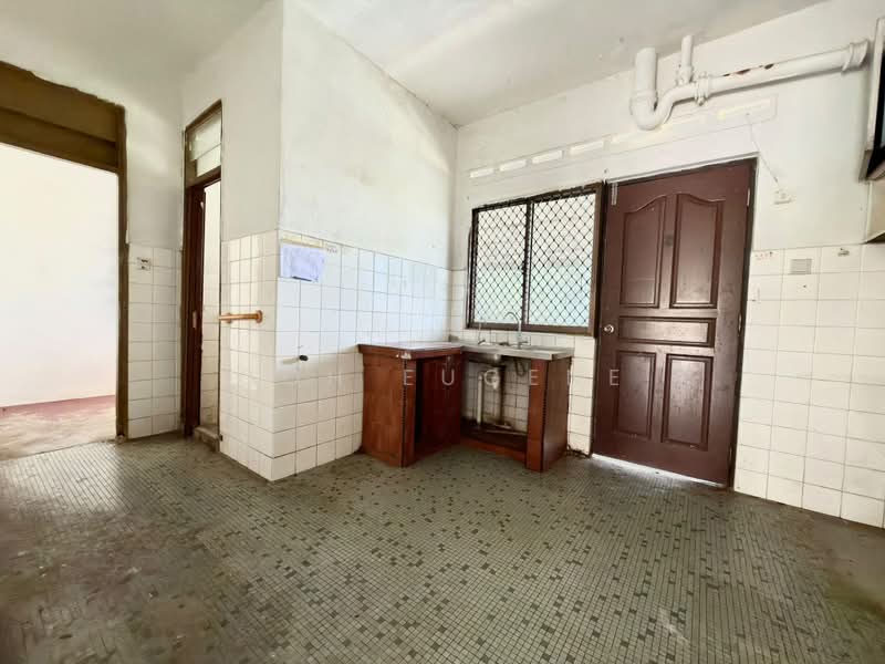Teacher’s Housing Estate, Kalidasa Avenue, Mandai / Upper Thomson, 4 Bedrooms, 2,700 sqft, Corner Terrace For Rent, by Goh Eugene, 500230110 - Kitchen - PropertyGuru.com.sg