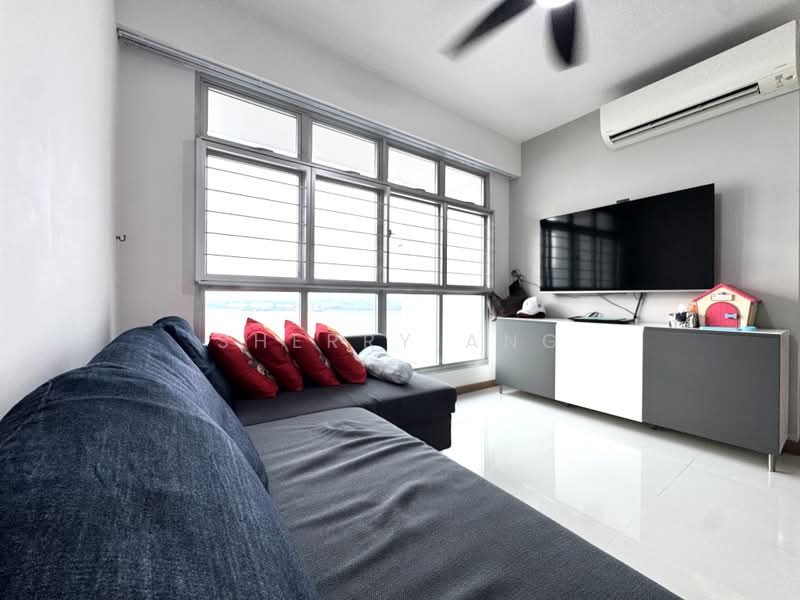 422B Northshore Drive, 422B Northshore Drive, 3 Bedrooms, 1,001 sqft, HDB Flat For Sale, by Sherry Ang, 500230115 - Living Room - PropertyGuru.com.sg