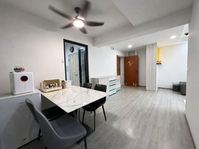 120D Canberra Crescent, 120D Canberra Crescent, 3 Bedrooms, 1,001 sqft, HDB Flat For Sale, by Mario Ong Jun Zhi, 500230116 - Living Room - PropertyGuru.com.sg