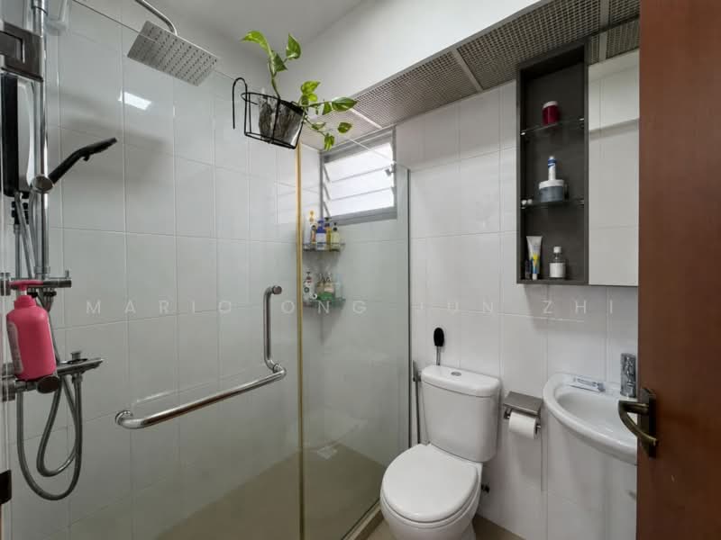120D Canberra Crescent, 120D Canberra Crescent, 3 Bedrooms, 1,001 sqft, HDB Flat For Sale, by Mario Ong Jun Zhi, 500230116 - Bathroom - PropertyGuru.com.sg