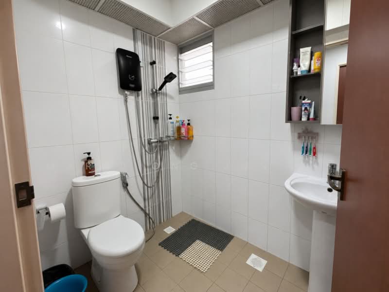 120D Canberra Crescent, 120D Canberra Crescent, 3 Bedrooms, 1,001 sqft, HDB Flat For Sale, by Mario Ong Jun Zhi, 500230116 - Bathroom - PropertyGuru.com.sg