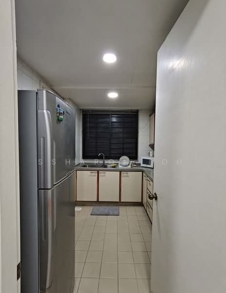 Central Green, 1 Jalan Membina, 1 Bedroom, 250 sqft, Condominium For Rent, by Ssharon Loh, 500230120 - Kitchen - PropertyGuru.com.sg