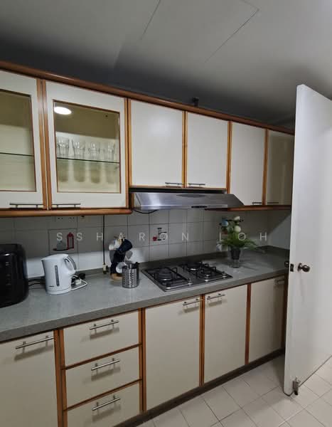 Central Green, 1 Jalan Membina, 1 Bedroom, 250 sqft, Condominium For Rent, by Ssharon Loh, 500230120 - Kitchen - PropertyGuru.com.sg