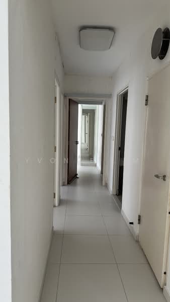 523A Tampines Central 7, 523A Tampines Central 7, 3 Bedrooms, 1,001 sqft, HDB Flat For Sale, by Yvonne Lim, 500230128 - Corridor - PropertyGuru.com.sg