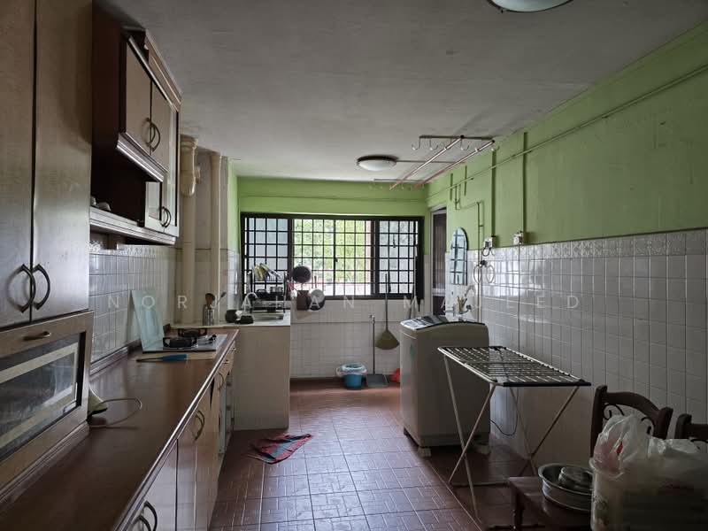 463 Ang Mo Kio Avenue 10, 463 Ang Mo Kio Avenue 10, 2 Bedrooms, 721 sqft, HDB Flat For Sale, by Norjahan Majeed, 500230134 - Kitchen - PropertyGuru.com.sg