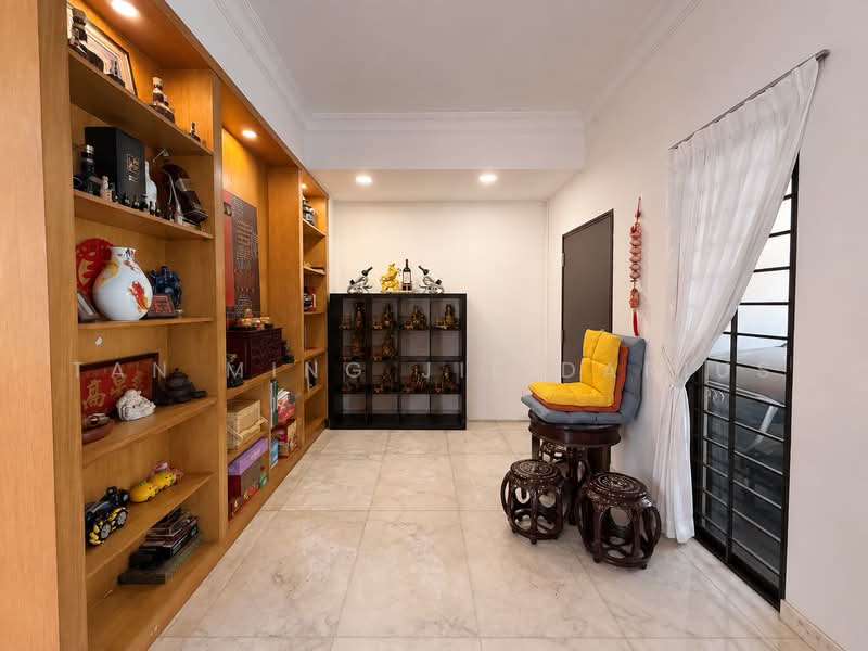 10 Platina road, , 3 Bedrooms, 3,300 sqft, Corner Terrace For Rent, by Tan Ming Jie Darius, 500230163 - Foyer - PropertyGuru.com.sg