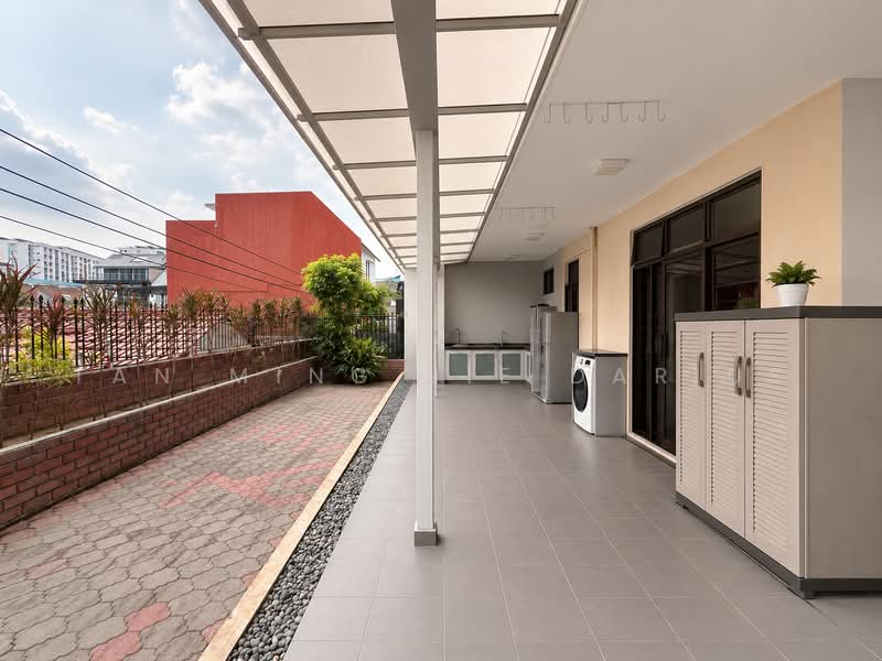 10 Platina road, , 3 Bedrooms, 3,300 sqft, Corner Terrace For Rent, by Tan Ming Jie Darius, 500230163 - Back yard - PropertyGuru.com.sg