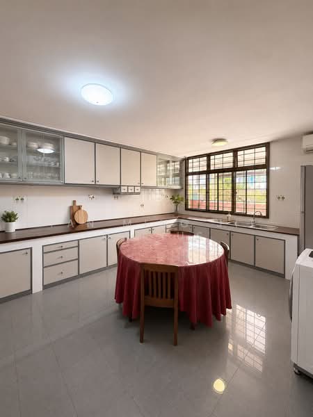 10 Platina road, , 3 Bedrooms, 3,300 sqft, Corner Terrace For Rent, by Tan Ming Jie Darius, 500230163 - Kitchen - PropertyGuru.com.sg
