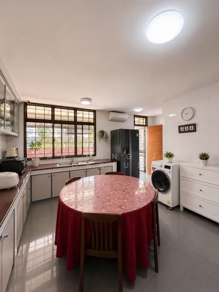 10 Platina road, , 3 Bedrooms, 3,300 sqft, Corner Terrace For Rent, by Tan Ming Jie Darius, 500230163 - Kitchen - PropertyGuru.com.sg