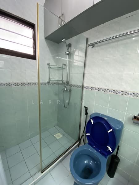301A Anchorvale Drive, 301A Anchorvale Drive, 3 Bedrooms, 1,184 sqft, HDB Flat For Sale, by Larry Ong, 500230165 - Master Toilet - PropertyGuru.com.sg