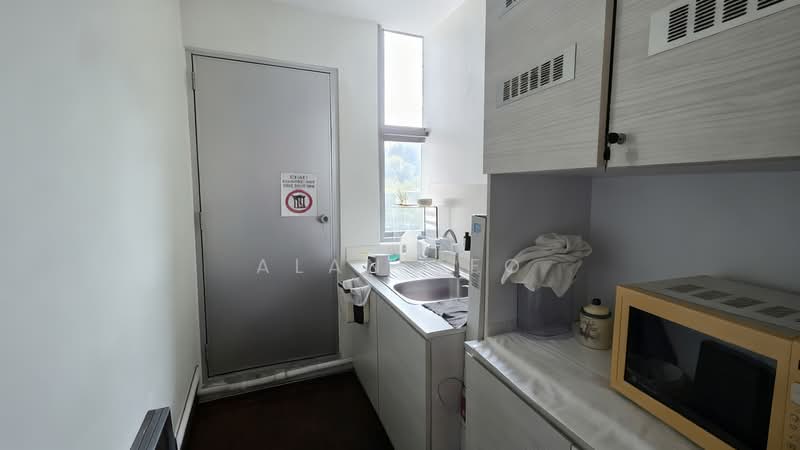 The Spire, 10 Bukit Batok Crescent, 1,539 sqft, Light Industrial (B1) For Sale, by Alan Teo, 500230179 - Kitchen - CommercialGuru.com.sg