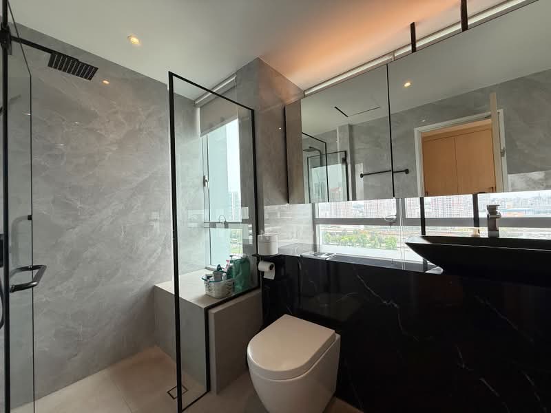The Chuan, 31 Lorong chuan, 4 Bedrooms, 1,658 sqft, Condominium For Sale, by Jeslin Pear, 500230180 - Bathroom - PropertyGuru.com.sg