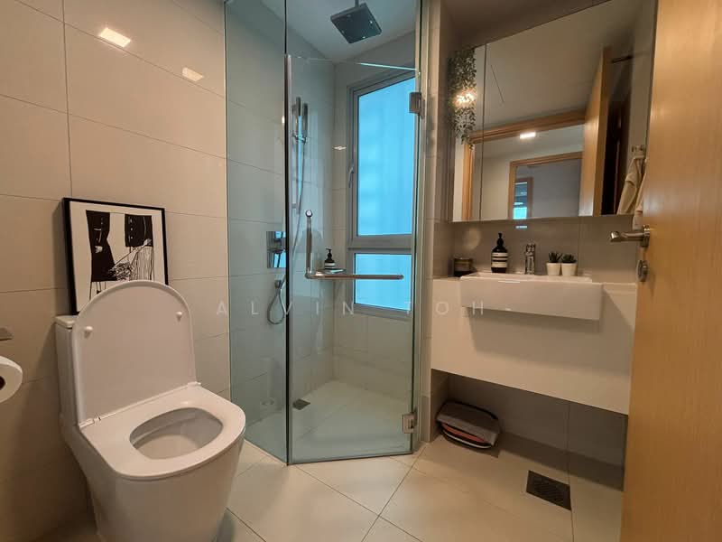 Eight Riversuites, 2 Whampoa East, 3 Bedrooms, 936 sqft, Condominium For Rent, by Alvin Toh, 500230185 - Bathroom - PropertyGuru.com.sg
