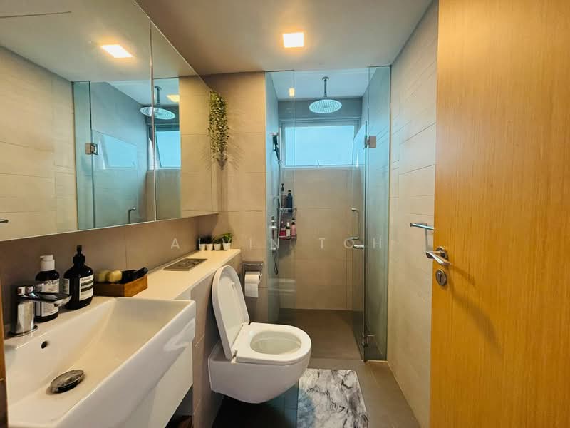 Eight Riversuites, 2 Whampoa East, 3 Bedrooms, 936 sqft, Condominium For Rent, by Alvin Toh, 500230185 - Bathroom - PropertyGuru.com.sg