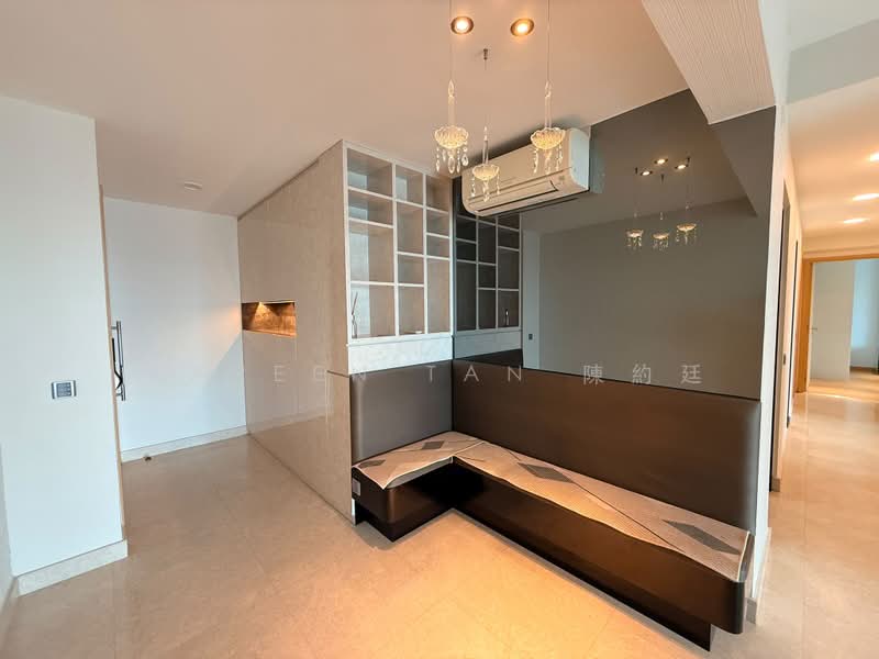 Eight Riversuites, 2 Whampoa East, 3 Bedrooms, 980 sqft, Condominium For Sale, by Kareen Tan 陳約廷, 500230244 - Living Room - PropertyGuru.com.sg